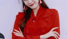 娱乐吃瓜迪丽热巴,娱乐圈的瓜田女王，揭秘她的吃瓜日常