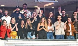 最新狗仔队爆料新闻事件,娱乐圈惊天大事件幕后真相曝光